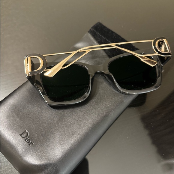 Sunglasses - Picture 2 of 3